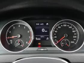 Volkswagen Golf thumbnail 23