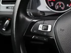 Volkswagen Golf thumbnail 25