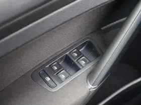 Volkswagen Golf thumbnail 36