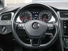 Volkswagen Golf thumbnail 39