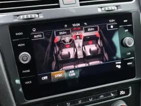 Volkswagen Golf thumbnail 42
