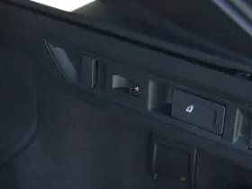 Volkswagen Passat thumbnail 41