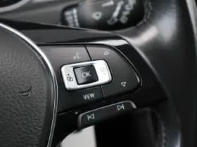 Volkswagen Golf thumbnail 24