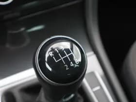 Volkswagen Golf thumbnail 31