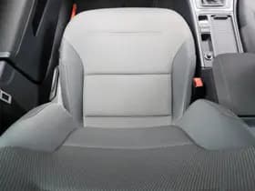 Volkswagen Golf thumbnail 32