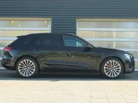Audi Q8 e-tron thumbnail 3