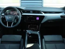 Audi Q8 e-tron thumbnail 5