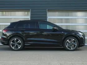 Audi Q4 e-tron thumbnail 3