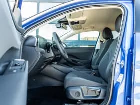 Volkswagen T-Roc thumbnail 4
