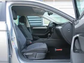 Volkswagen Passat thumbnail 36