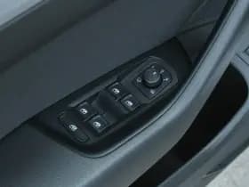 Volkswagen Passat thumbnail 40