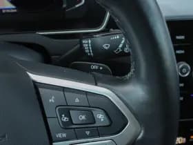 Volkswagen Passat thumbnail 43