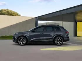 Audi Q6 e-tron thumbnail 3
