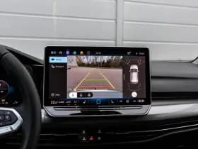 Volkswagen Golf thumbnail 40