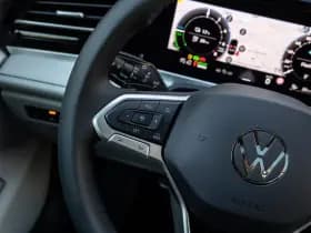 Volkswagen Passat thumbnail 58