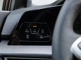 Volkswagen Golf thumbnail 32