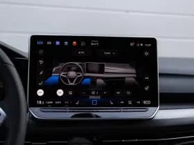 Volkswagen Golf thumbnail 38