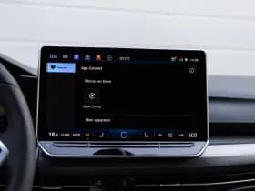 Volkswagen Golf thumbnail 41