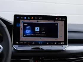 Volkswagen Golf thumbnail 42