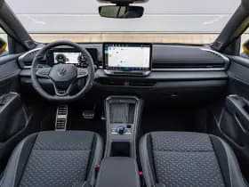 Volkswagen T-Roc thumbnail 5