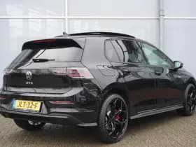 Volkswagen Golf thumbnail 2