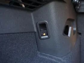 Volkswagen Golf thumbnail 35