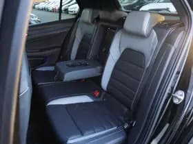 Volkswagen Golf thumbnail 37