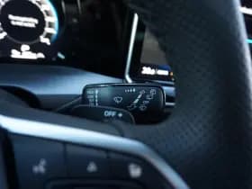 Volkswagen Golf thumbnail 42