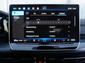 Volkswagen Golf thumbnail 50