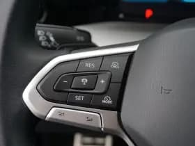 Volkswagen Golf thumbnail 23