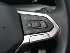 Volkswagen Golf thumbnail 24