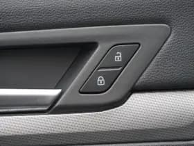 Volkswagen Golf thumbnail 38