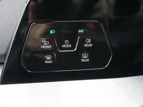 Volkswagen Golf thumbnail 40