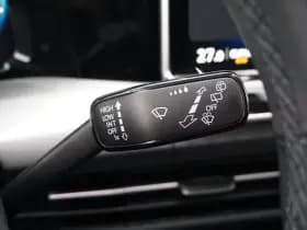 Volkswagen Golf thumbnail 44