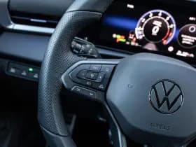Volkswagen T-Roc thumbnail 24