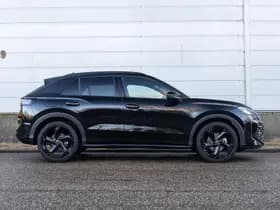 Volkswagen T-Roc thumbnail 4