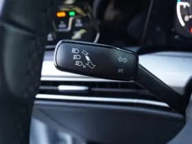 Volkswagen Golf thumbnail 42
