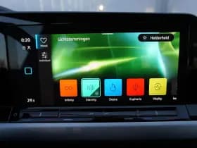 Volkswagen Golf thumbnail 50