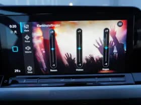 Volkswagen Golf thumbnail 52