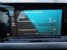 Volkswagen Golf thumbnail 57