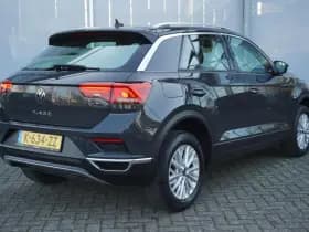 Volkswagen T-Roc thumbnail 2