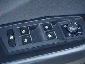 Volkswagen T-Roc thumbnail 37