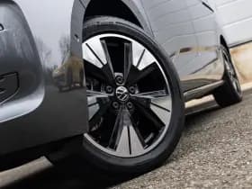 Volkswagen Multivan thumbnail 14