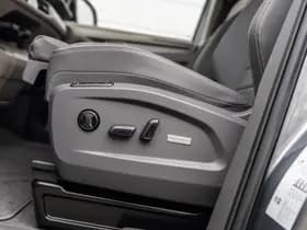 Volkswagen Multivan thumbnail 16