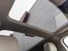 Volkswagen Multivan thumbnail 24
