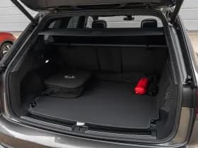 Volkswagen Touareg thumbnail 18