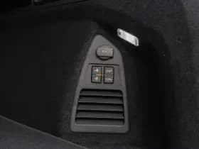 Volkswagen Touareg thumbnail 19