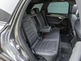 Volkswagen Touareg thumbnail 32