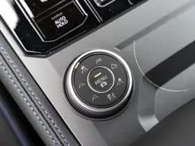 Volkswagen Touareg thumbnail 42