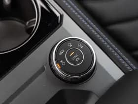 Volkswagen Touareg thumbnail 43